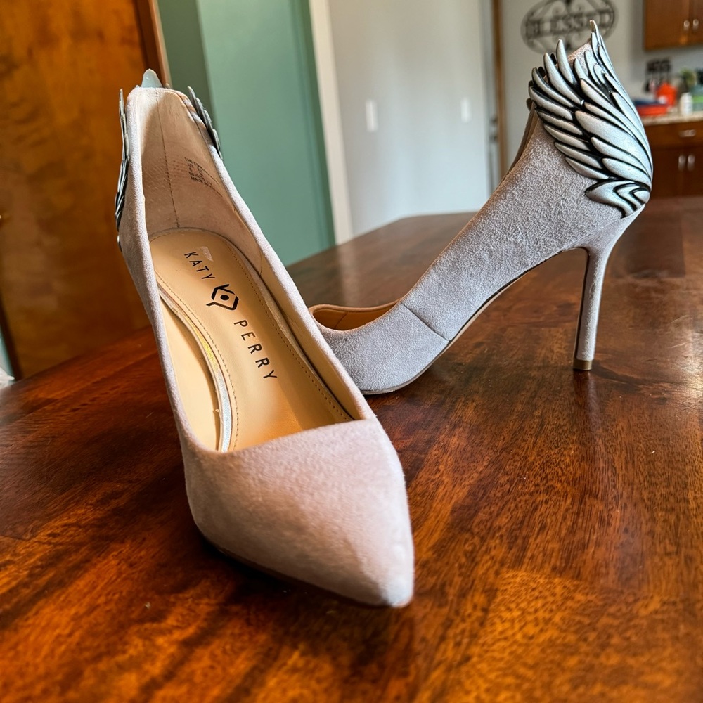 Katy Perry Women’s Heels The Starling Size 6 3.5 inch heel Beige Color